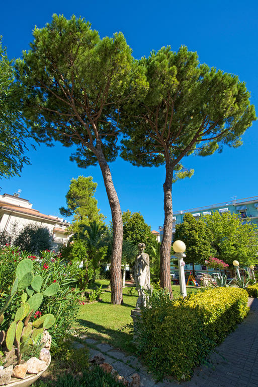Hotel Garden Κατόλικα Εξωτερικό φωτογραφία
