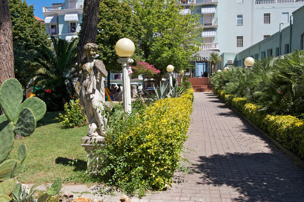 Hotel Garden Κατόλικα Εξωτερικό φωτογραφία